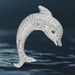 585 Weißgold Anhänger springender Delfin mit 204 Diamant-Brillanten
